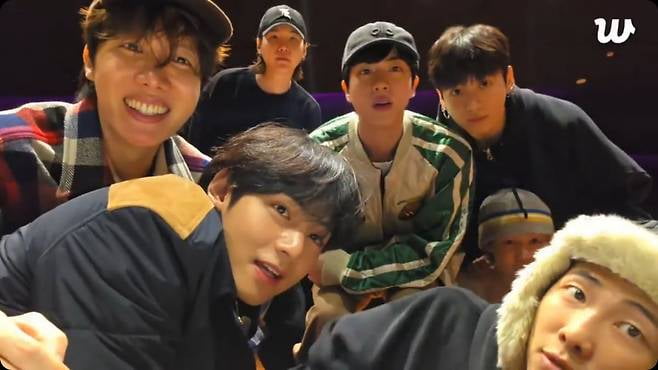  引用：BTSのWeverseライブ