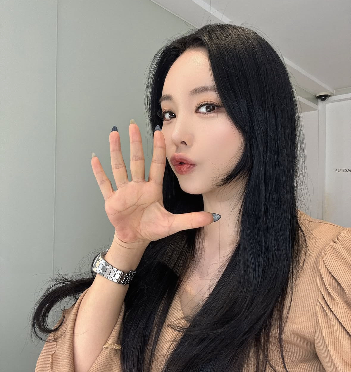  引用：ホン・ジニョンのSNSアカウント