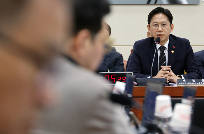 답변하는 배경훈 장관  (연합뉴스)