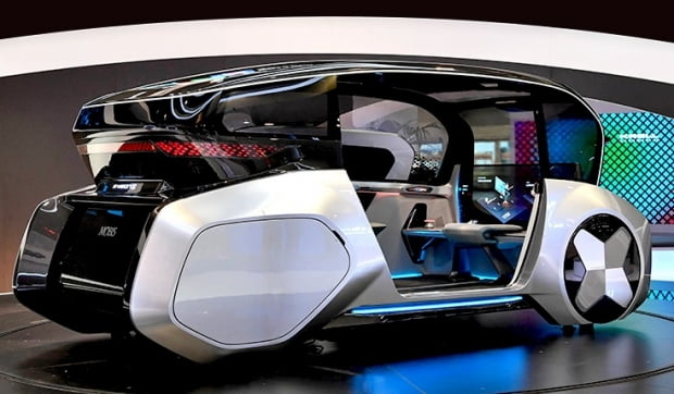 증강현실 헤드업디스플레이(AR HUD) 기술이 탑재된 현대모비스 컨셉카 엠비전S.