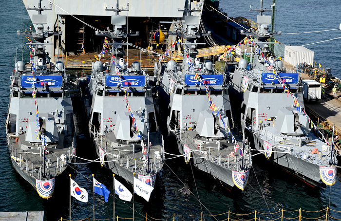 신형고속정 4척 통합진수식. HJ중공업