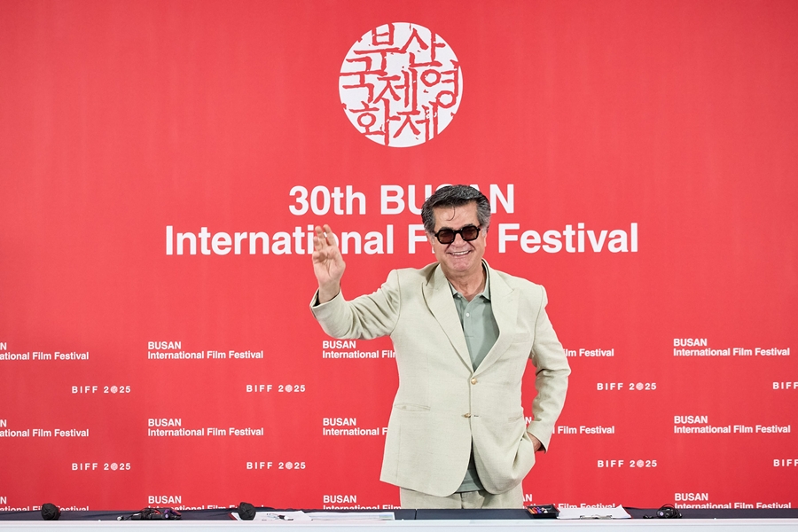 올해 부산국제영화제에서 '올해의 아시아영화인상'을 받은 자파라 파나히 감독. 사진제공=부산국제영화제