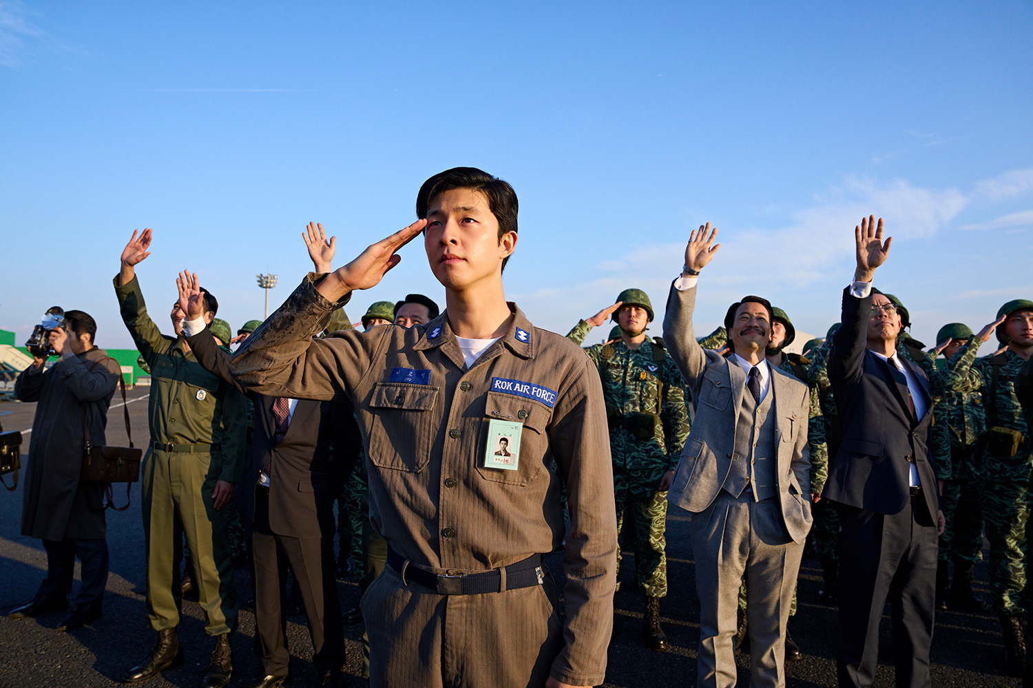 지난 10월 공개된 '굿뉴스'의 한 장면. 사진제공=넷플릭스