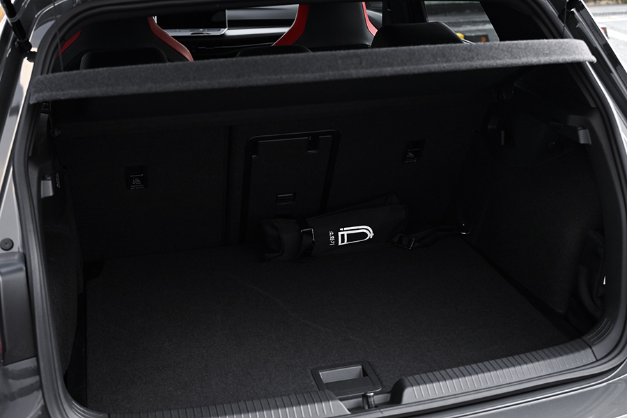 폭스바겐 골프 GTI. 사진: 김학수 기자