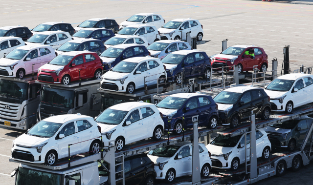 1일 경기도 평택항에 수출용 자동차가 세워져 있는 모습. 연합뉴스.