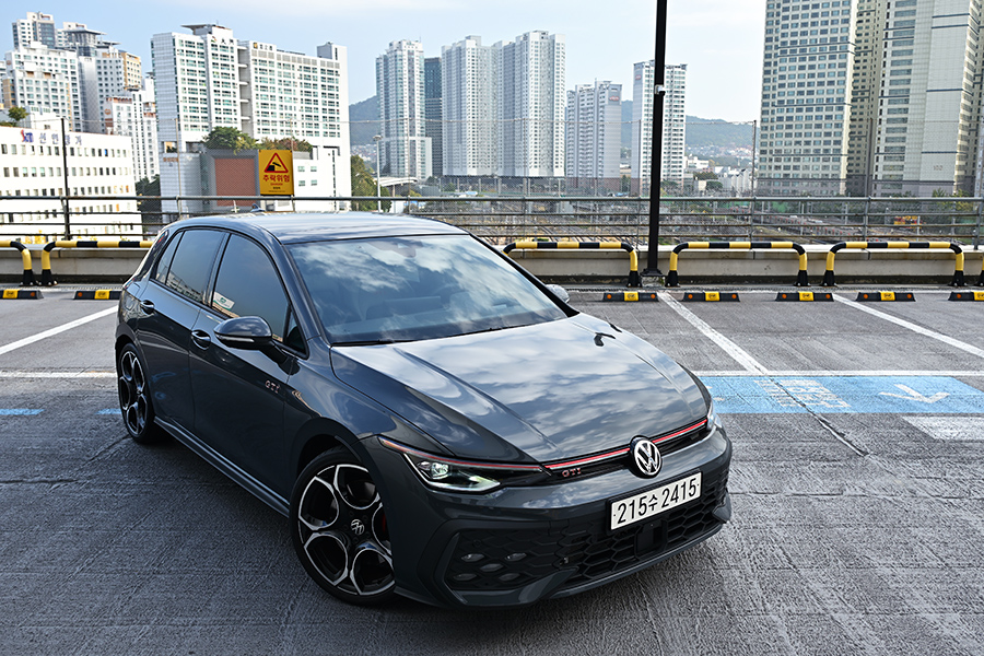 폭스바겐 골프 GTI. 사진: 김학수 기자