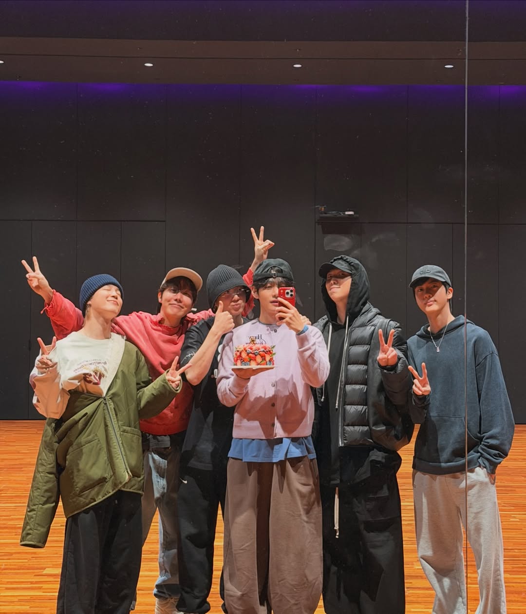 引用:VのInstagramアカウント