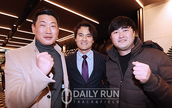 어제의 용사들이 간만에 뭉쳤다!...'전 한화 투수' 박찬호+안승민+김혁민, 