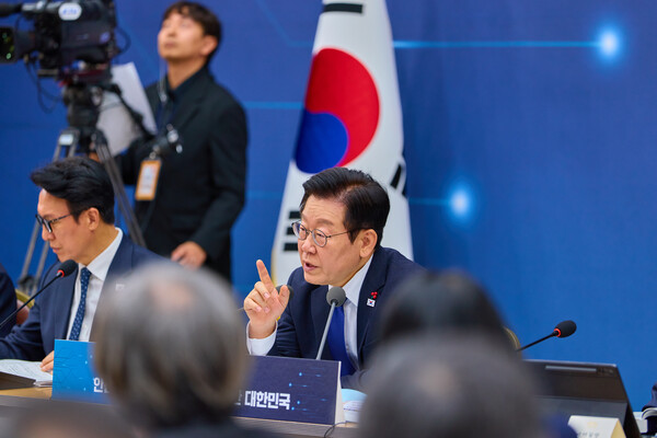 이재명 대통령이 16일 세종시 정부세종컨벤션센터에서 열린 보건복지부(질병관리청)·식품의약품안전처 업무보고에서 발언하고 있다. / 뉴스1