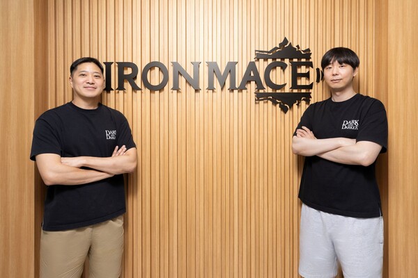 박승하 아이언메이스 사장(왼쪽)과 최주현 아이언메이스 대표. / 아이언메이스
