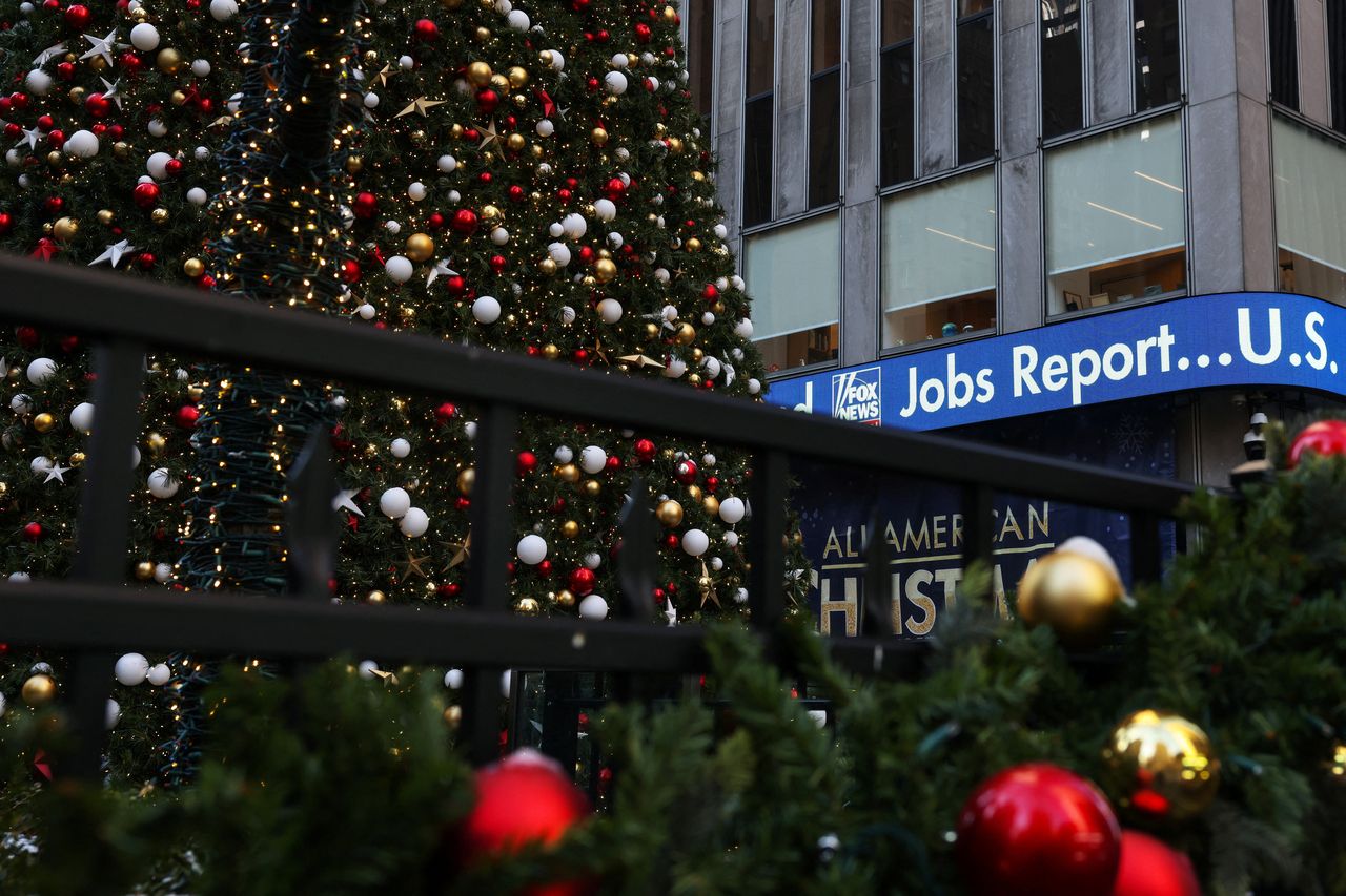 The electronic news ticker of Fox News reads at the News Corp. Building in the Midtown area of New York City on Tuesday Reuters-Yonhap