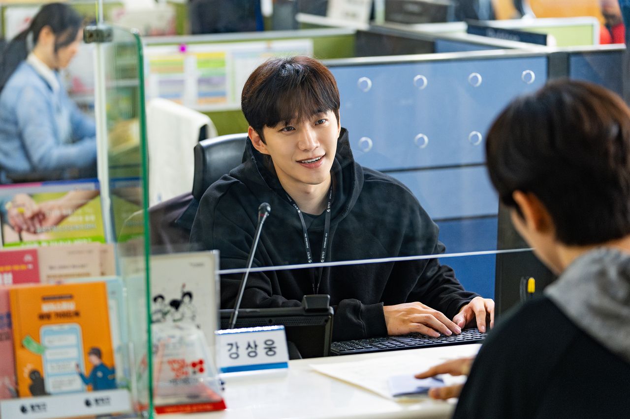 Singer-turned-actor Lee Jun-ho in the Netflix series “Cashero” (Netflix)