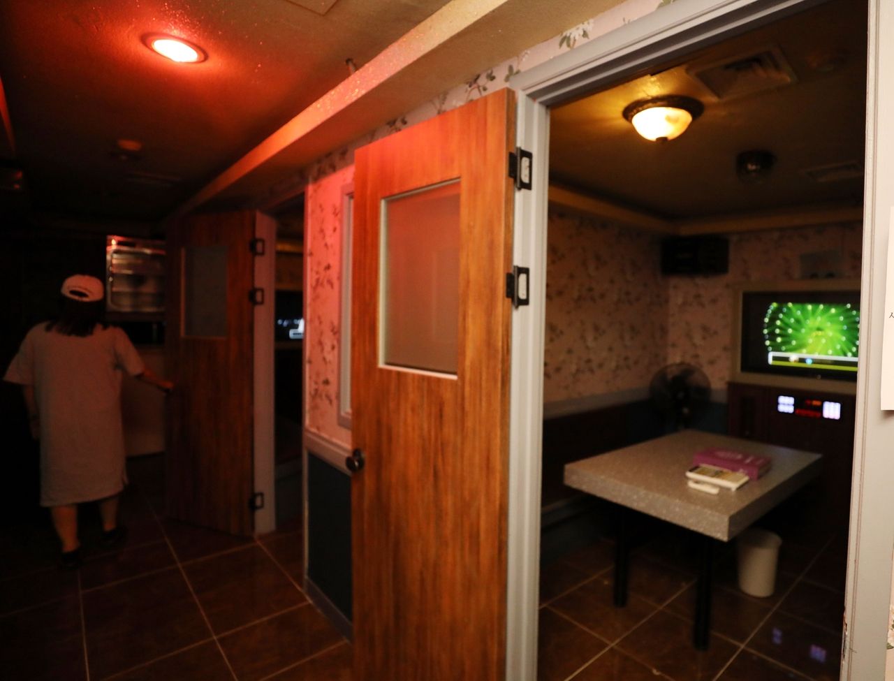 This image of a karaoke bar in Seoul is not directly related to the incident. (Newsis)