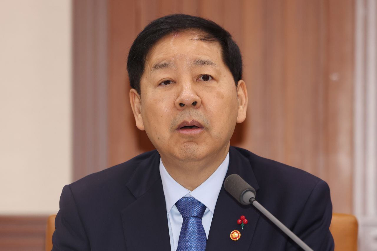 Finance Minister Koo Yun-cheol speaks during an economy-related ministers' meeting held at the government complex in Seoul on wednesday. (Yonhap)