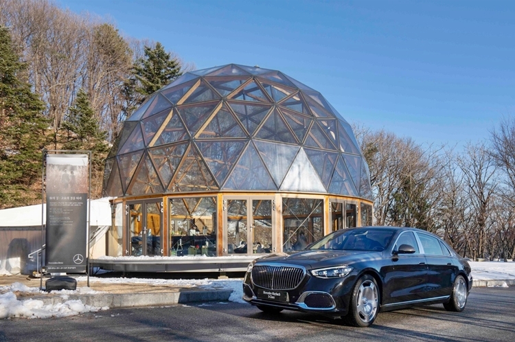 한성자동차가 벤츠 최상위 모델 고객을 대상으로 ‘休의 길: 고요의 결을 따라’ 힐링 프로그램을 진행했다. / 한성자동차