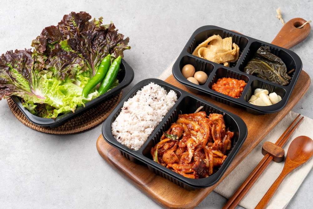 배달시켜 먹기 / Designed by Freepik