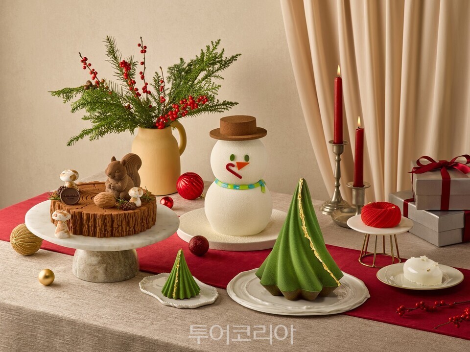 왼쪽부터 리틀 포레스트, 스노우맨, 시그니처 트리/사진-콘래드