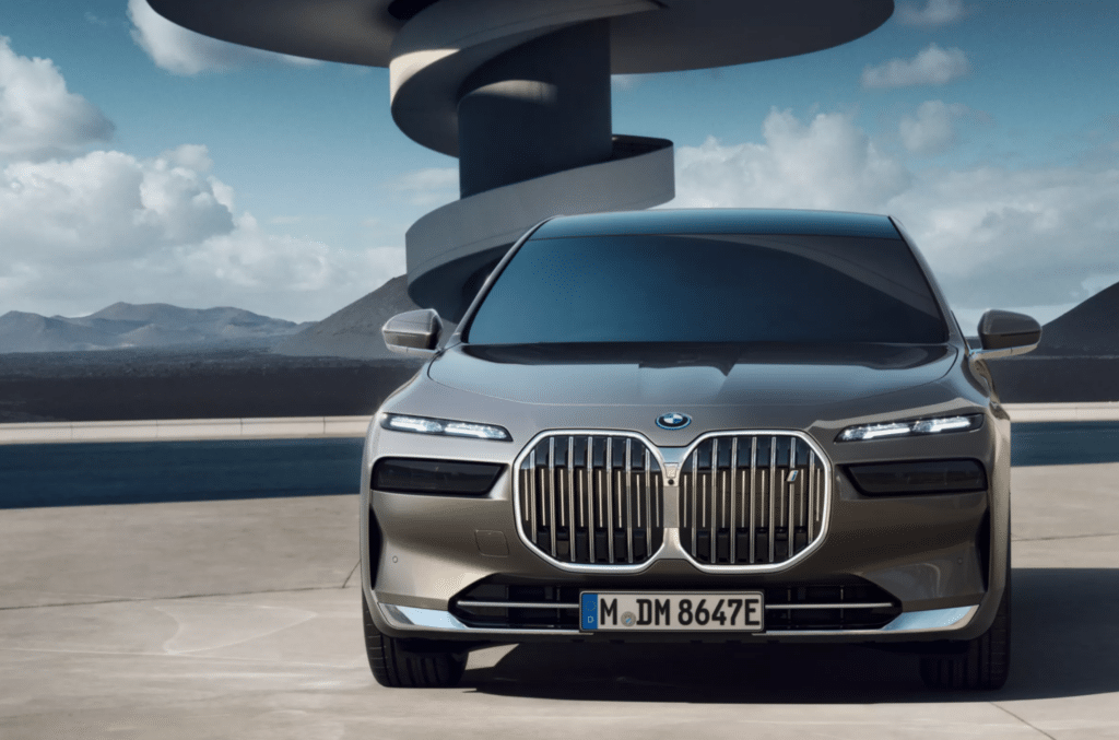 BMW iX3 신형 모델 출시