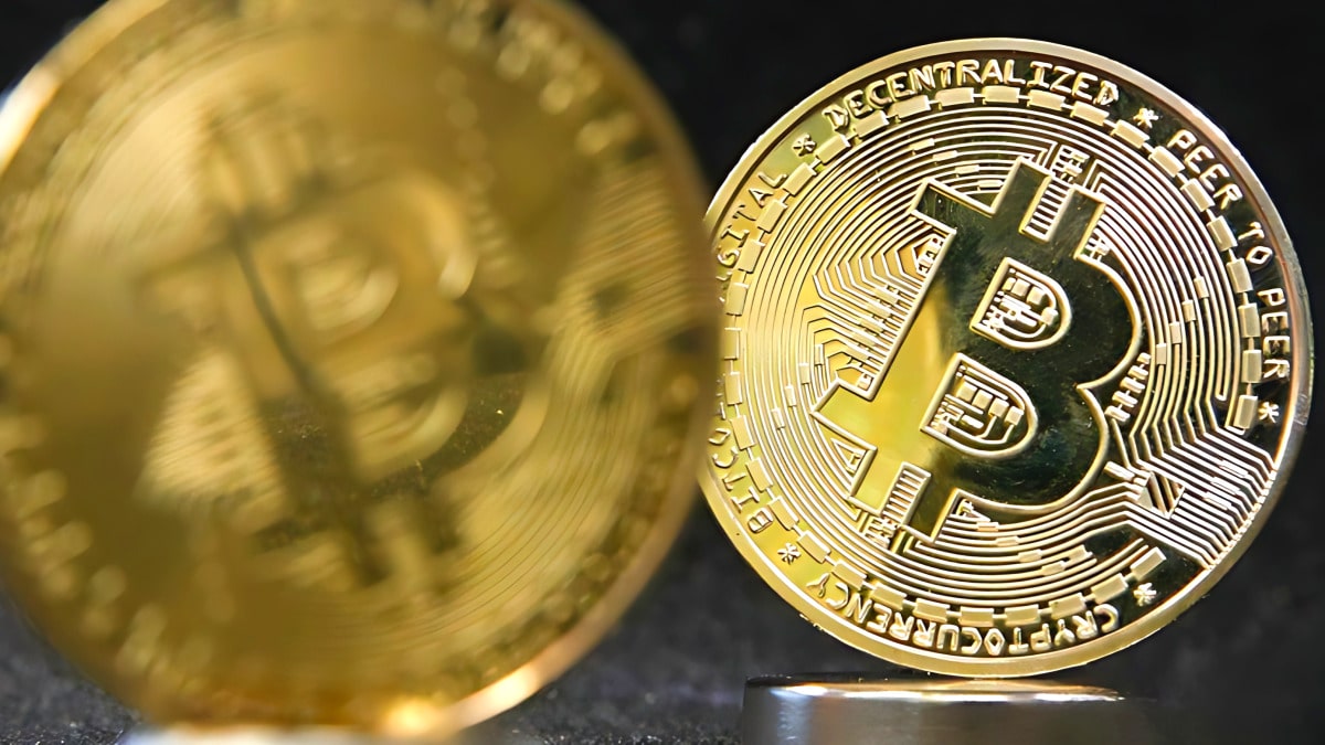 다 던질 때 혼자 담더라”…비트코인 8만 달러 깨질 때 4억 달러 모은 큰손 | 이콘밍글