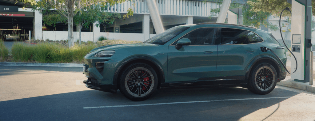 포르쉐 카이엔 일렉트릭 갤럭시 디지털 키 적용