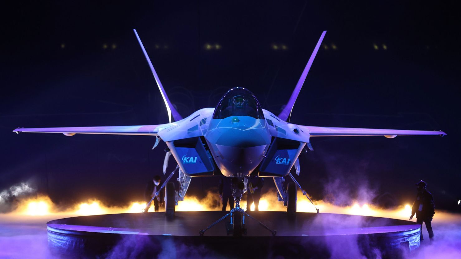 South Korea unveils KF-21 fighter jet, a cheaper alternative to the US-made  F-35 | CNN