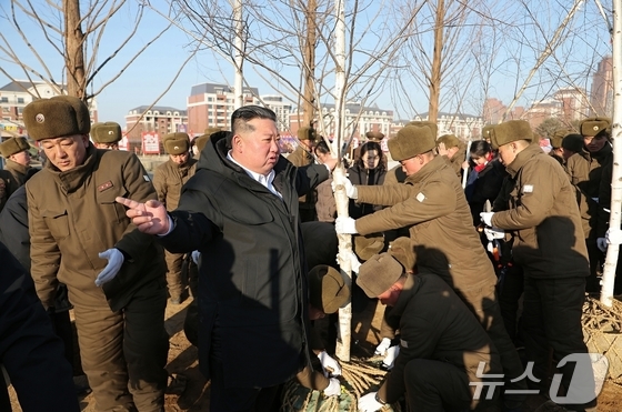  Kim Jong Un, General Secretary of the Workers\' Party of Korea, visited the construction site of the Memorial Hall for Combat Merit—a memorial facility for Russian troops deployed to the region—on January 5 / Rodong Sinmun