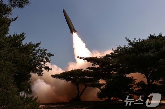  Footage of North Korea\'s short-range ballistic missile launch / Rodong Sinmun