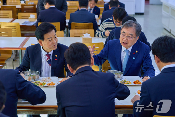 Courtesy of the Blue House