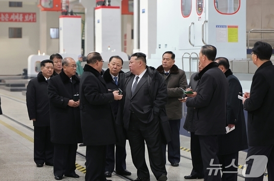 Kim Jong Un, General Secretary of the Workers\' Party of Korea, attended the completion ceremony for the first phase of the modernization project at the Ryongsong Machinery Complex on January 20. During his on-site guidance, Kim dismissed Yang Seung-ho, Deputy Prime Minister of the Cabinet / Rodong Sinmun