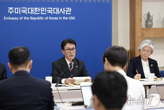 Prime Minister Kim Min-seok is holding a meeting with Washington correspondents at the Embassy of the Republic of Korea in the United States on January 23 (Provided by the Office of the Prime Minister) 2026.1.24 / News1
