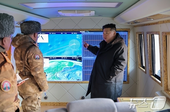 Kim Jong Un, General Secretary of the Workers\' Party of Korea, inspecting the launch site of a hypersonic missile on January 4 / Rodong Sinmun