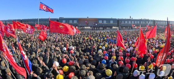  The Rodong Sinmun, the official newspaper of the Workers\' Party of Korea, reported on January 3 that Comrade Kim Jong Un visited the construction site of the Sinuiju Greenhouse Complex Farm on the previous day and congratulated and encouraged all the young vanguard and military construction workers who welcomed the meaningful New Year amid the struggle to glorify the Party\'s 9th Congress with glorious achievements / Rodong Sinmun