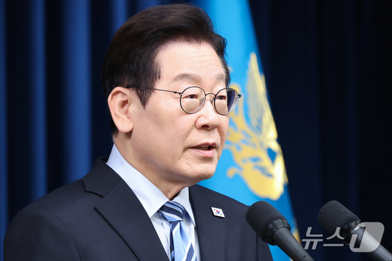 President Lee Jae Myung announces the conclusion of the Korea-U.S. Fact Sheet at the Yongsan Presidential Office in Seoul on November 14 last year 2025.11.14 / News1