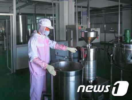 North Korea Samjiyon Raspberry Juice Factory / Rodong Sinmun