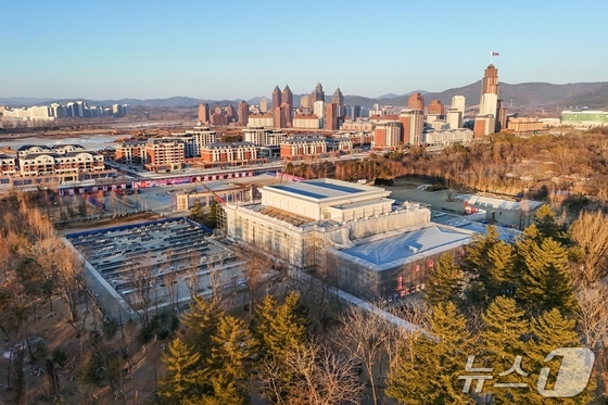 The current state of the Overseas Military Operations Combat Merit Memorial Hall Construction Site under construction in North Korea / Rodong Sinmun