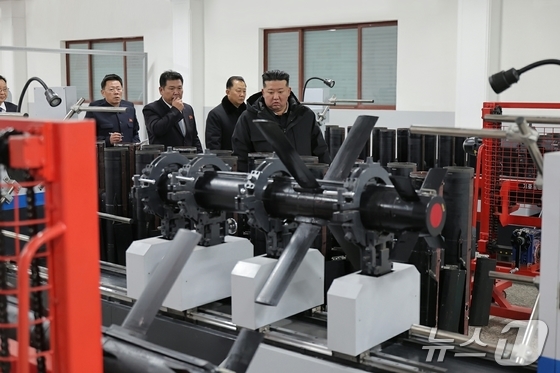Kim Jong Un, General Secretary of the Workers\' Party of Korea, visiting an important military factory on January 3 / Rodong Sinmun