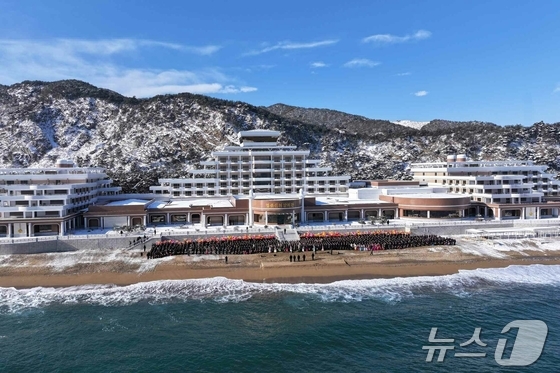 The Rodong Sinmun, the official newspaper of North Korea\'s Workers\' Party, reported on Friday that the completion ceremony for the Yeomunjin Coastal Park District was held on Wednesday / Rodong Sinmun