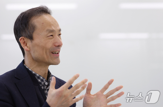 Former SBS North Korea correspondent Ahn Jung-sik is being interviewed at the News1 building in Jongno-gu, Seoul / News1