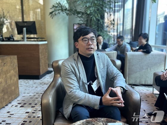 Lee Seul-ki, CEO of D&D Pharmatech, met with reporters at an undisclosed location in San Francisco, U.S. / News1