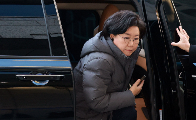 출근하는 이혜훈 후보자<YONHAP NO-2568>