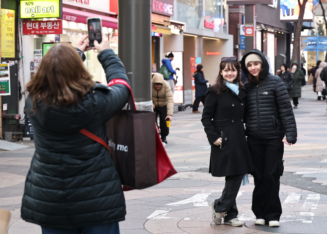 외국인 10명 중 8명 이상 한국에 '호감'