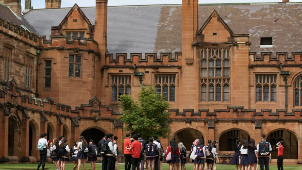 호주  유학생 대학 등록금, 현지 학생의 8배…4년 새 55.7% 급등