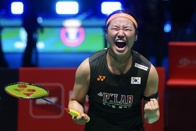 epaselect MALAYSIA SPORTS BADMINTON <YONHAP NO-4275> (EPA)