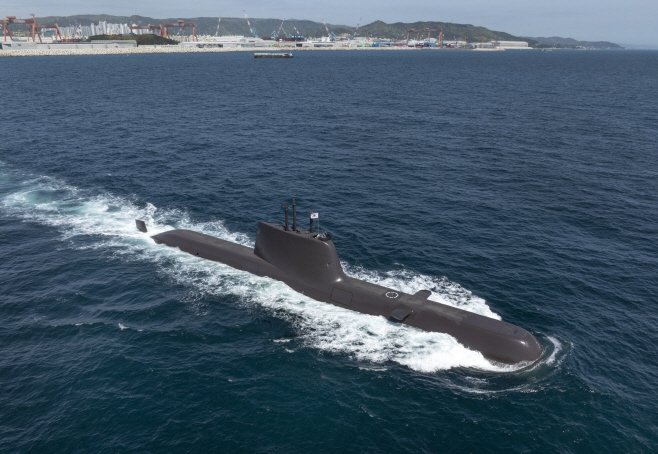 사진. HD현대중공업이 건조해 2016년 대한민국 해군에 인도한 장보고-Ⅱ(214급) 잠수함 ‘윤봉길함’의 시운전 모습