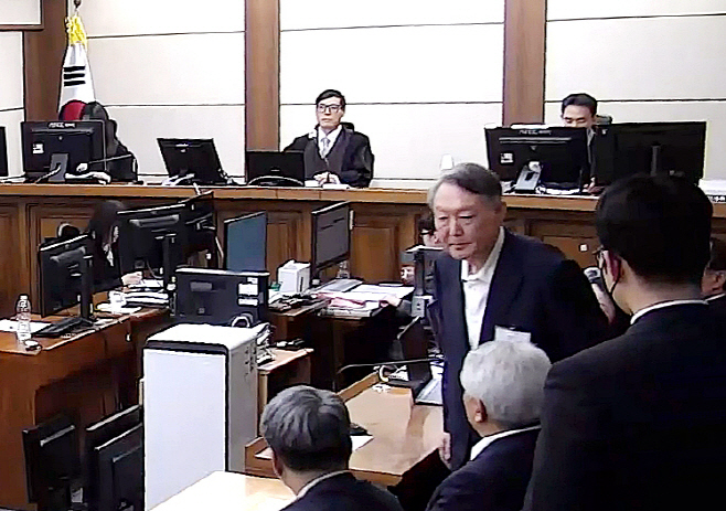 윤석열 '체포 방해' 등 1심 징역 5년<YONHAP NO-3983>