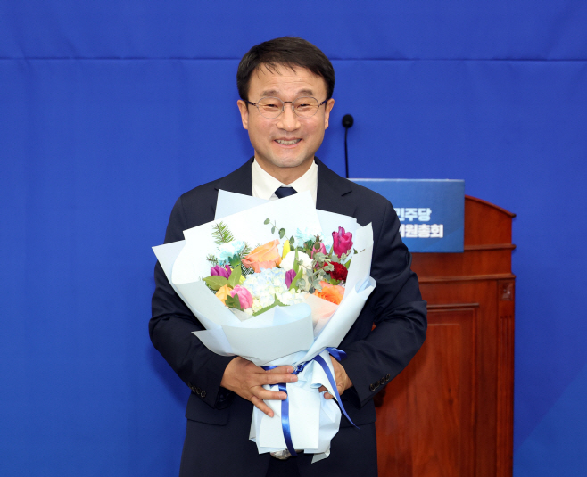민주당, 한병도 신임 원내대표 선출