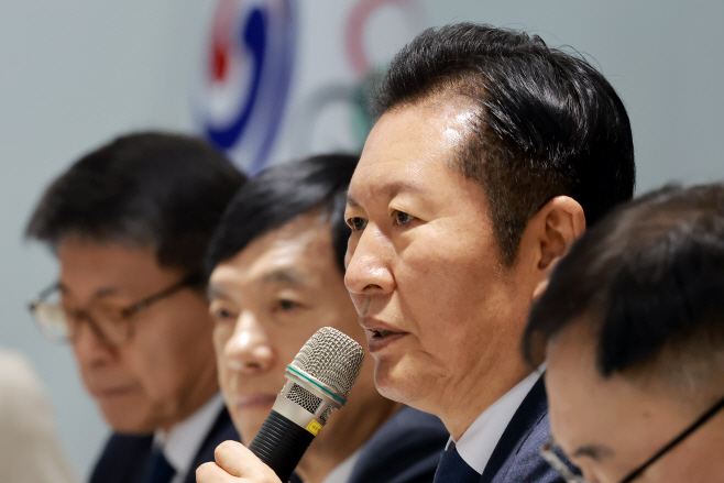 인사말하는 민주당 정청래 대표<YONHAP NO-4863>