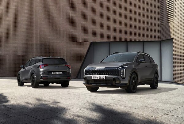 스포티지하이브리드와 스포티지./사진=기아