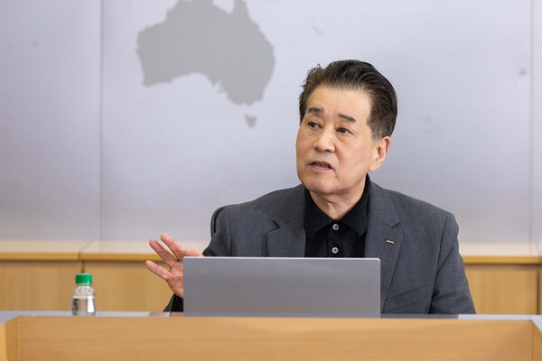 포스코그룹 장인화 회장이 지난해 3월 열린 그룹기술전략회의를 주재하고 있다. ⓒ포스코그룹