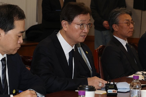 이찬진 금융감독원장이 20일 서울 여의도 금감원에서 열린 기관전용 사모펀드(PEF) 운용사 최고경영자(CEO) 간담회에서 발언을 하고 있다. ⓒ연합뉴스